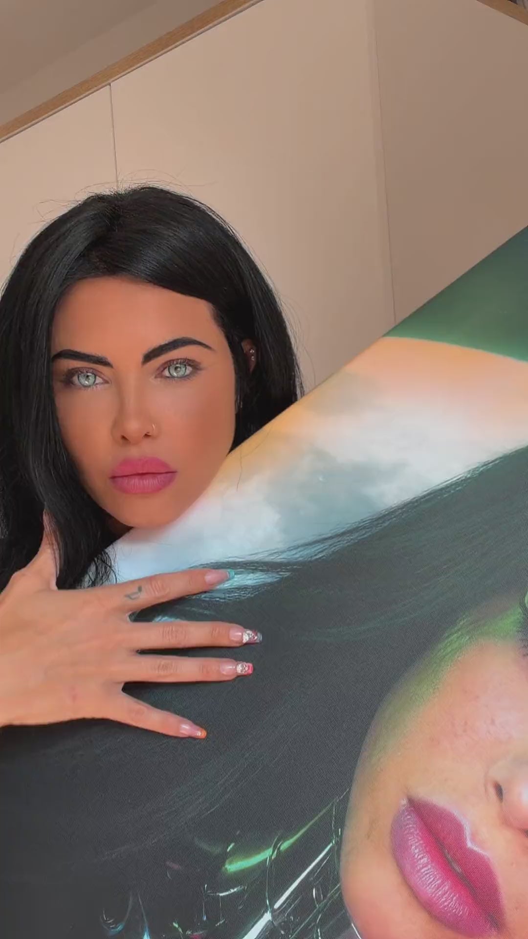 Androida Canvas – Featuring Stella Versini – Video